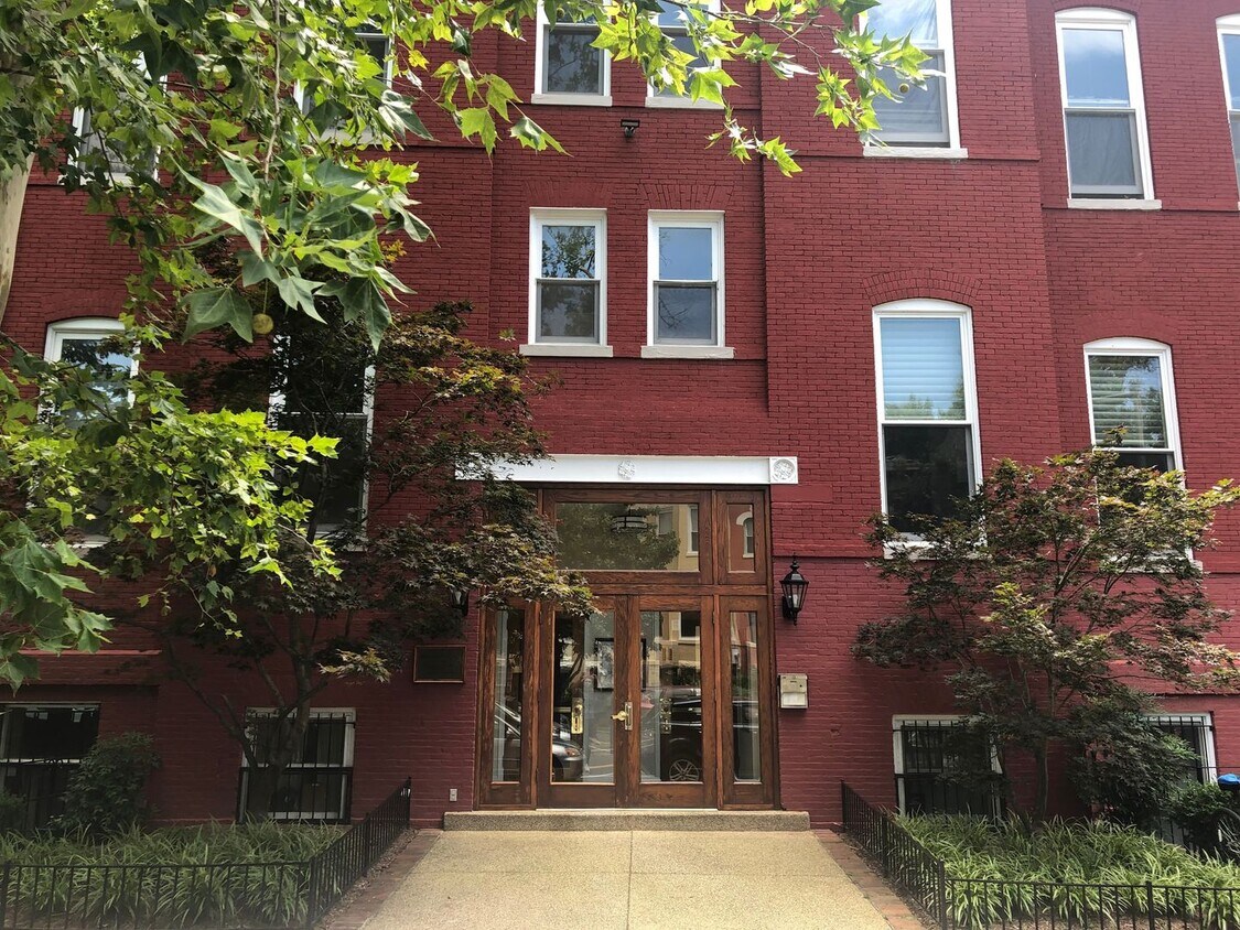 Primary Photo - Capitol Hill 2 bedroom in Historic Buildin...