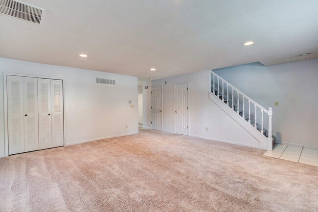 Foto del edificio - 710 E 56th St, Indpls, IN 46220