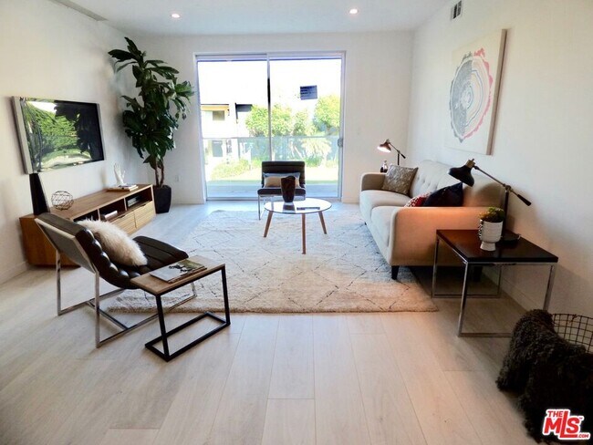 Foto del edificio - 1731 Federal Ave