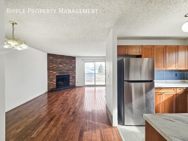 Photo du bâtiment - BRIGHT 3 BEDS, 1.5 BATHS TOWNHOUSE |  FAMILY LIVING IN RADISSON HEIGHTS