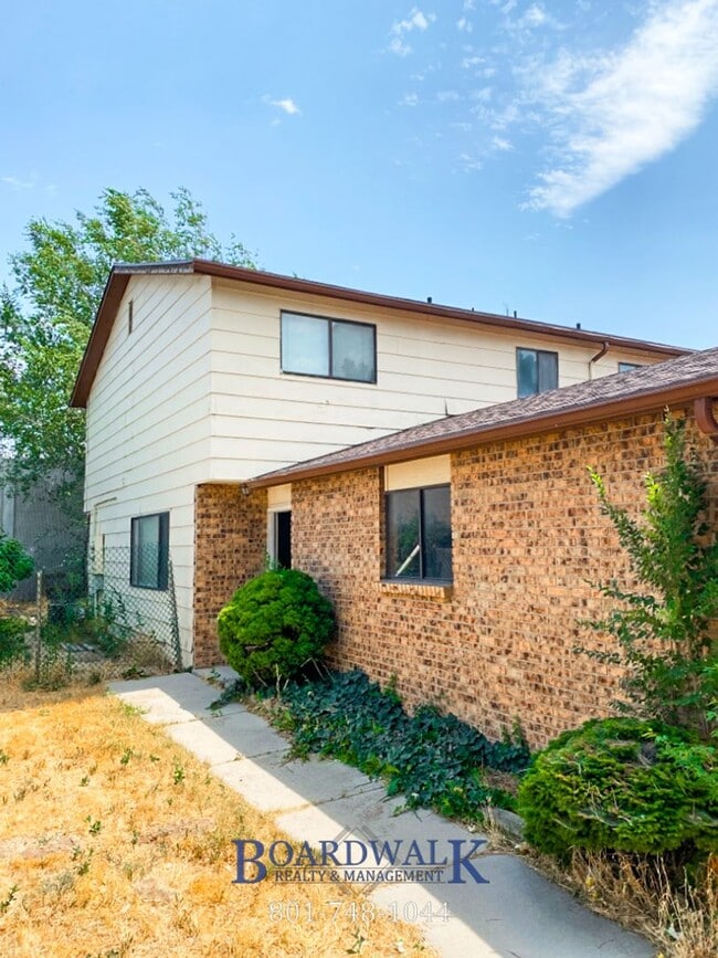 Building Photo - 8261 Ivy Dr