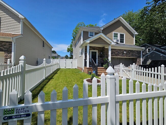 Building Photo - Beautiful Single Family in Heart of Norfol...