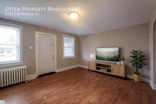 Photo - 5727 Crittenden St House