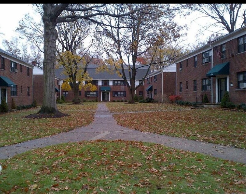 Primary Photo - 1556 Center Ave