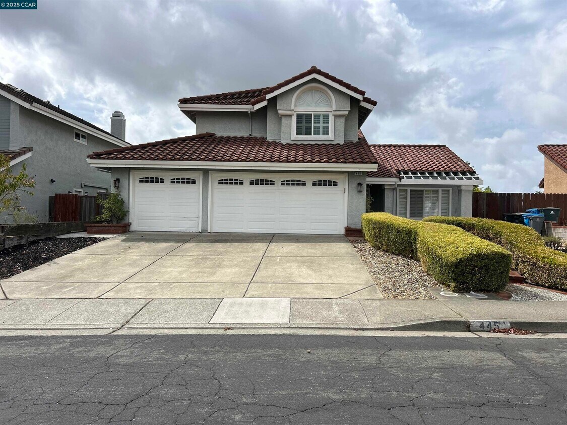 Primary Photo - 445 Southport Way