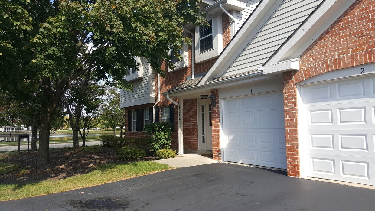Foto principal - 1349 E Evergreen Dr