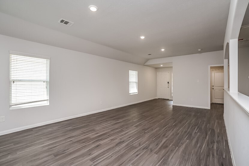 Building Photo - 19019 Moynihan Dr