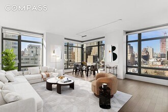 Building Photo - 450 E 83rd St