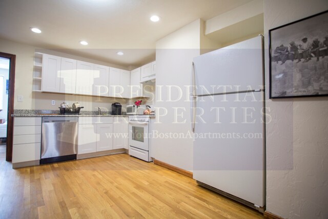 Primary Photo - 116 Bremen St