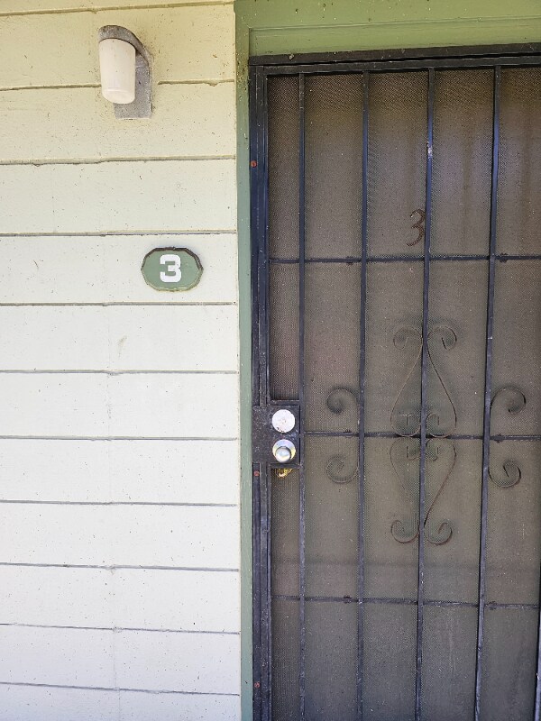 Foto principal - 2458 Wilder Ave