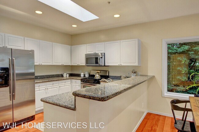 Building Photo - 3 br, 2 bath House - 319 4th Ave #201