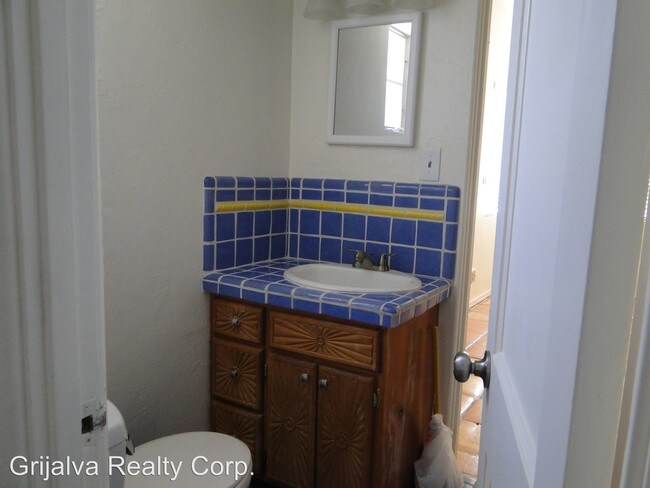 Building Photo - 3 br, 2 bath House - 4809 E Cooper St