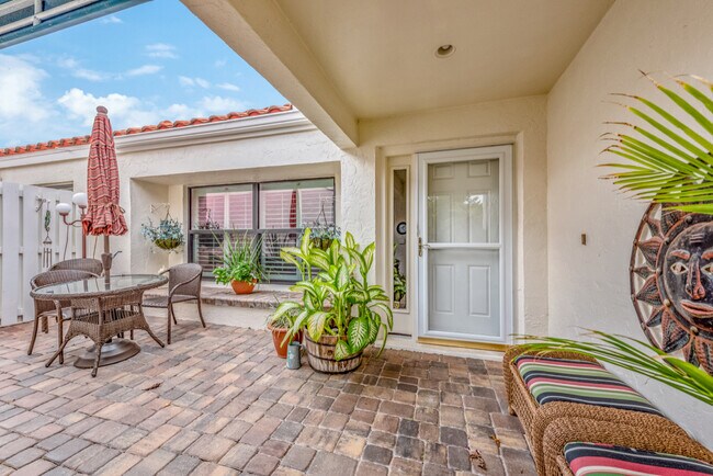 Foto del edificio - 825 Reef Point Cir