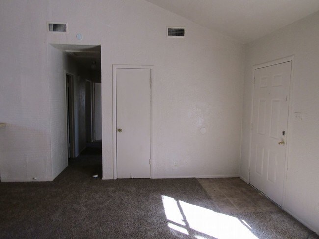 Foto del edificio - 865 N 2nd St