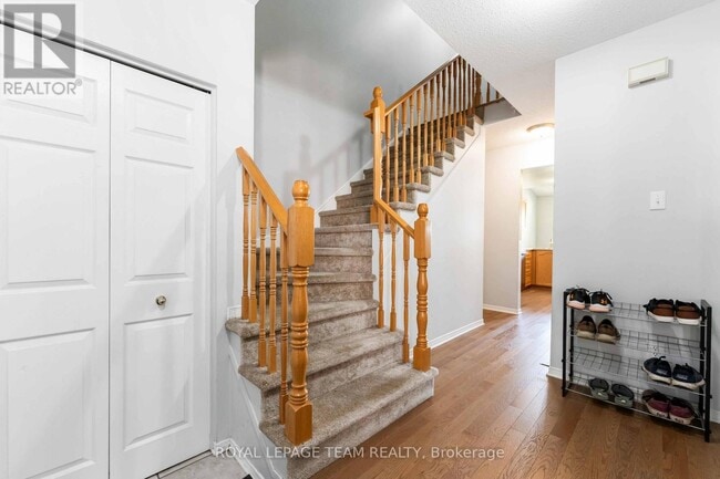 Photo du bâtiment - 18 Ravenscroft Ct