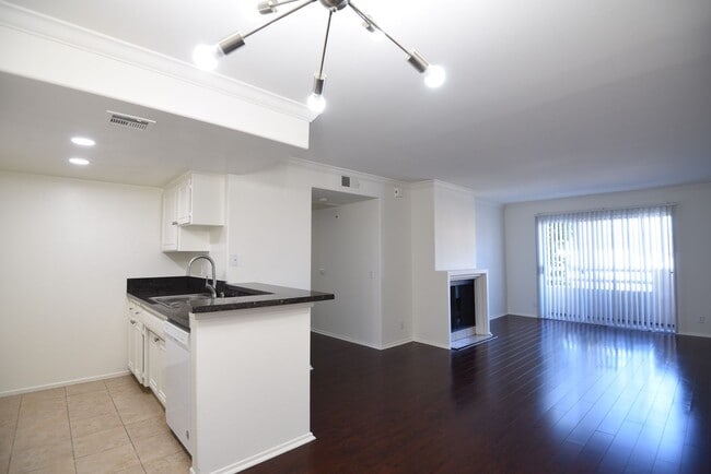 Foto del edificio - 6041 Fulton Ave