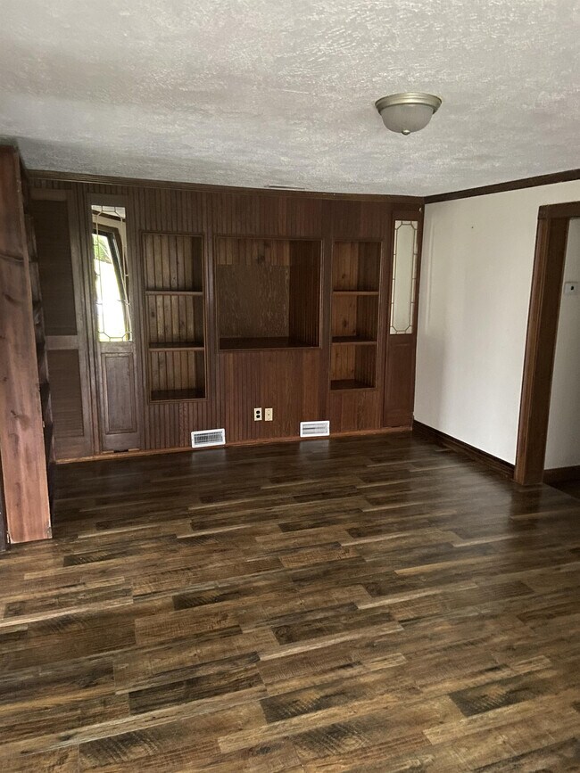 Building Photo - 108 Cleo Dr