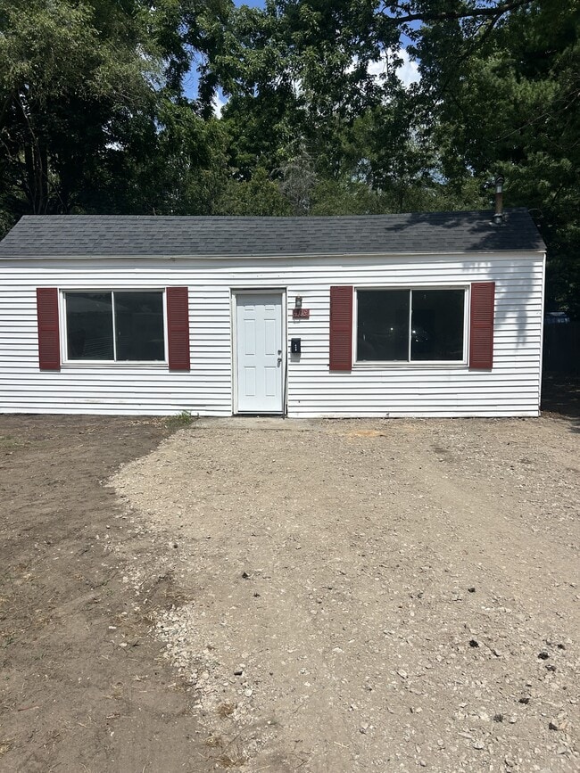 Building Photo - 408 W Wheaton Ave