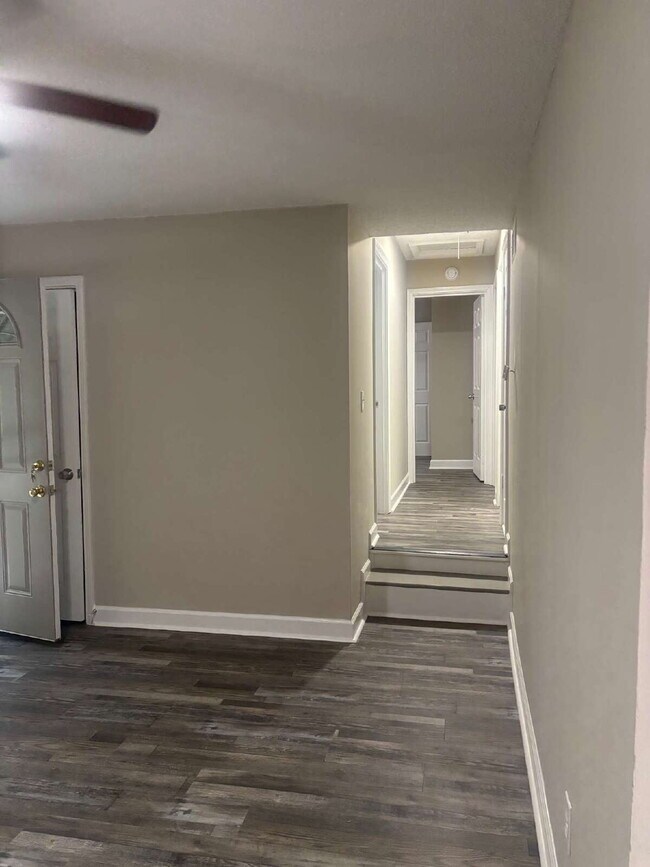 Foto del edificio - "Charming 3-Bed, 2-Bath Haven on Range Line Road – Your Memphis Retreat Awaits!"