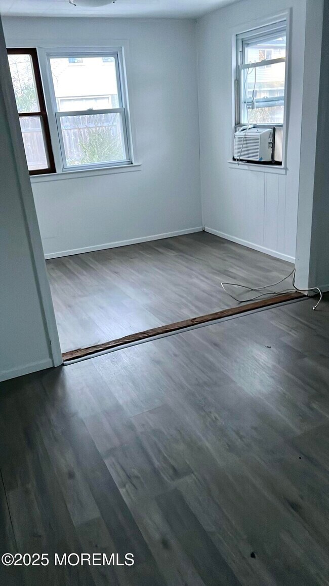 Foto del edificio - 439 Mantoloking Rd