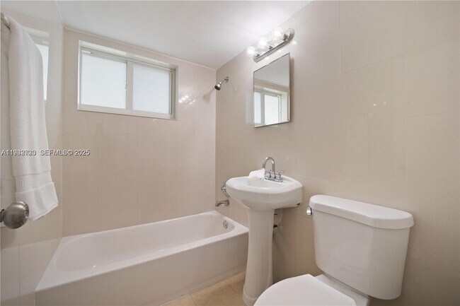 Foto del edificio - 3200 Mary St