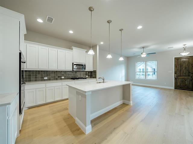 Foto del edificio - 7613 Regal Ln