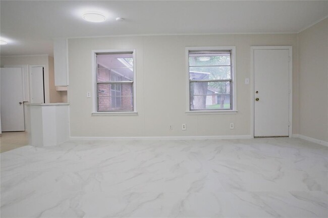 Foto del edificio - 5007 Hazelton St