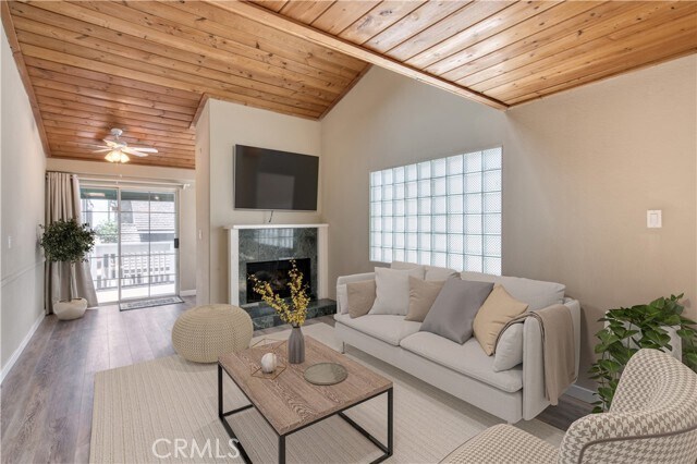 Foto del edificio - 1009 W Balboa Blvd