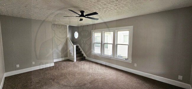 Living room - 859 S Main St