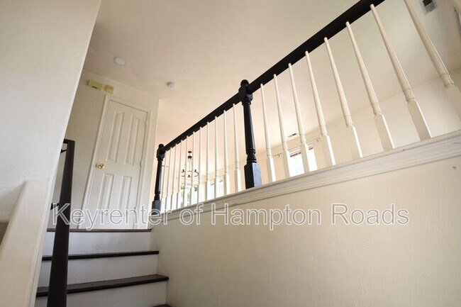 Foto del edificio - 1109 Lady Ashley Dr