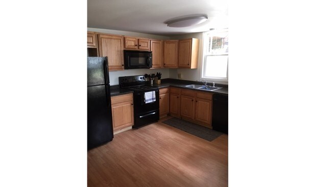 kitchen - 205 W Washington St