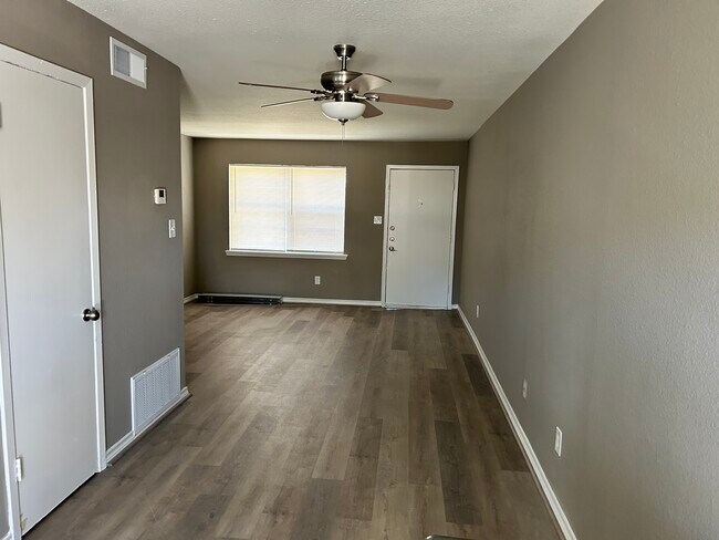 Foto del edificio - 1326 Damon St