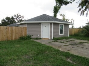 Building Photo - 1304 Grace Ave