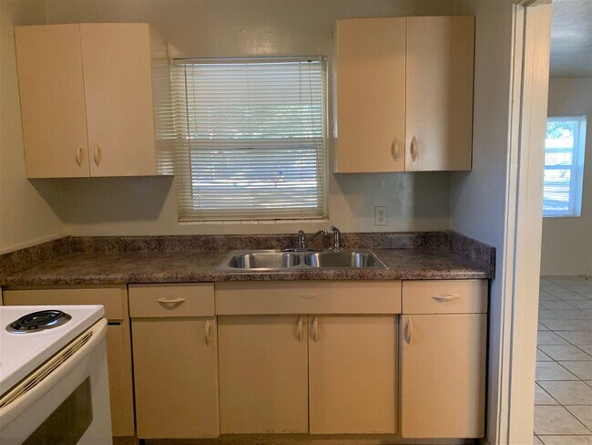 Foto del edificio - 1606 Rankin Ave