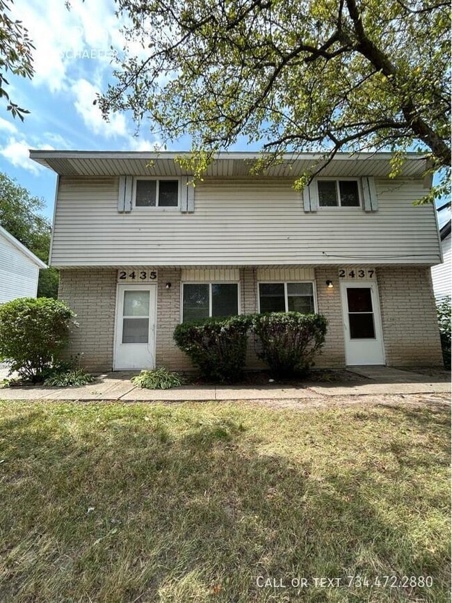 Building Photo - 2437 Schaefer St