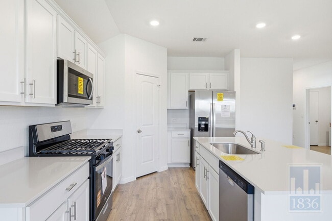 Foto del edificio - 1832 Buntline Hitch Dr