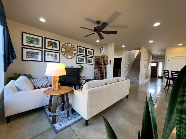 Foto del edificio - Beautiful Talent home w/bonus room and off...