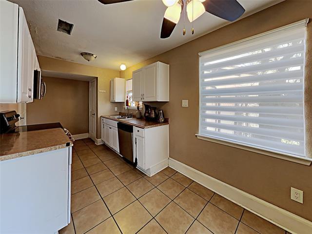Building Photo - 7116 Nandina Dr