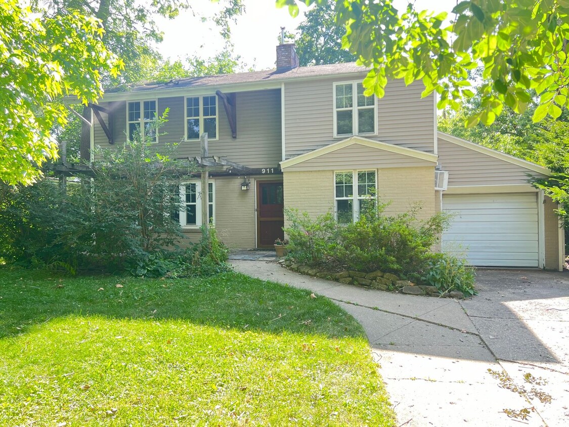 911 Foley Ave, Champaign, Il 61820 - House Rental In Champaign, Il 