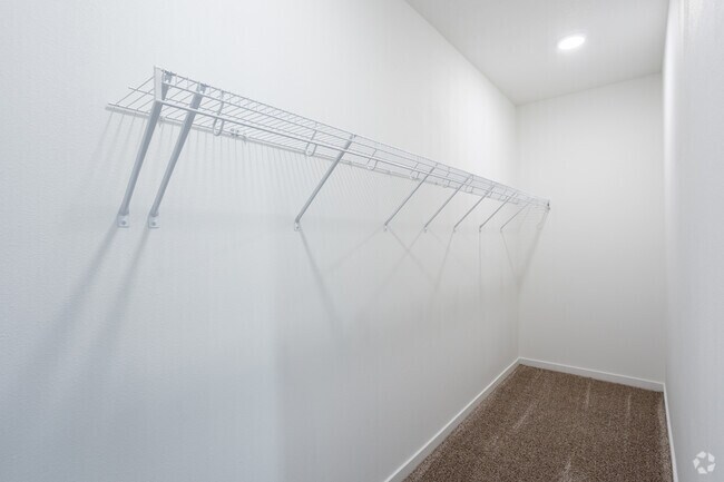 1 habitación, 1 baño, 572 pies cuadrados, vestidor - 2nd Avenue Rowhomes