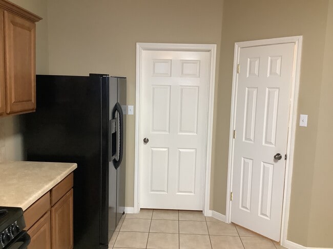 Building Photo - 3800 Veiled Falls Dr