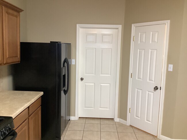 Foto del edificio - 3800 Veiled Falls Dr