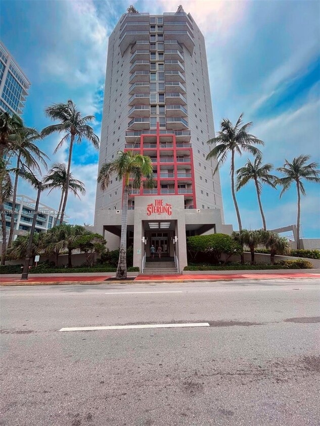 Primary Photo - 6767 Collins Ave