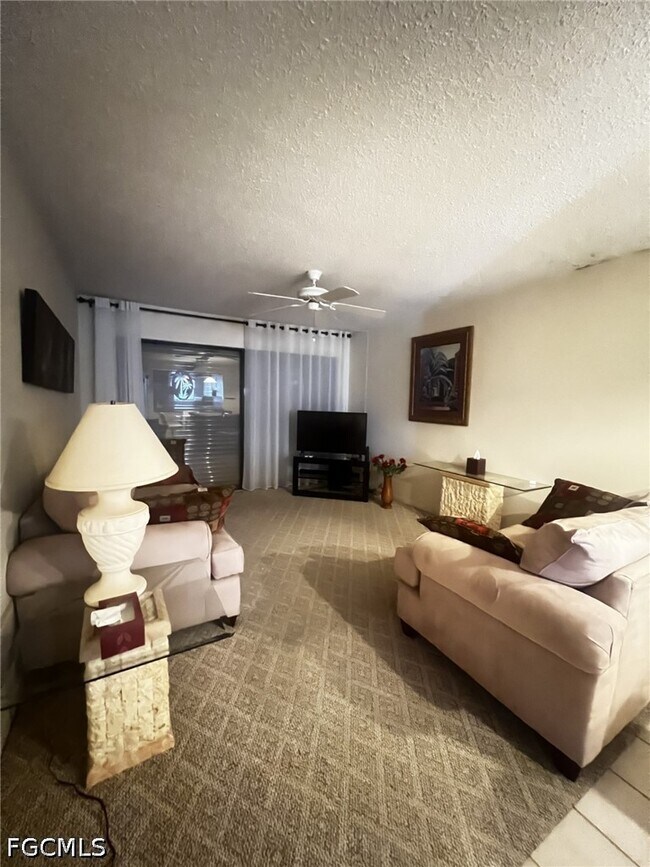 Foto del edificio - 1754 Cape Coral Pkwy E