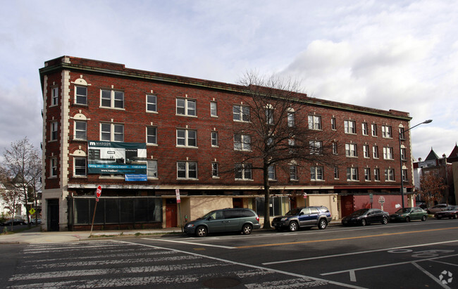 Building Photo - 1020 Monroe St NW