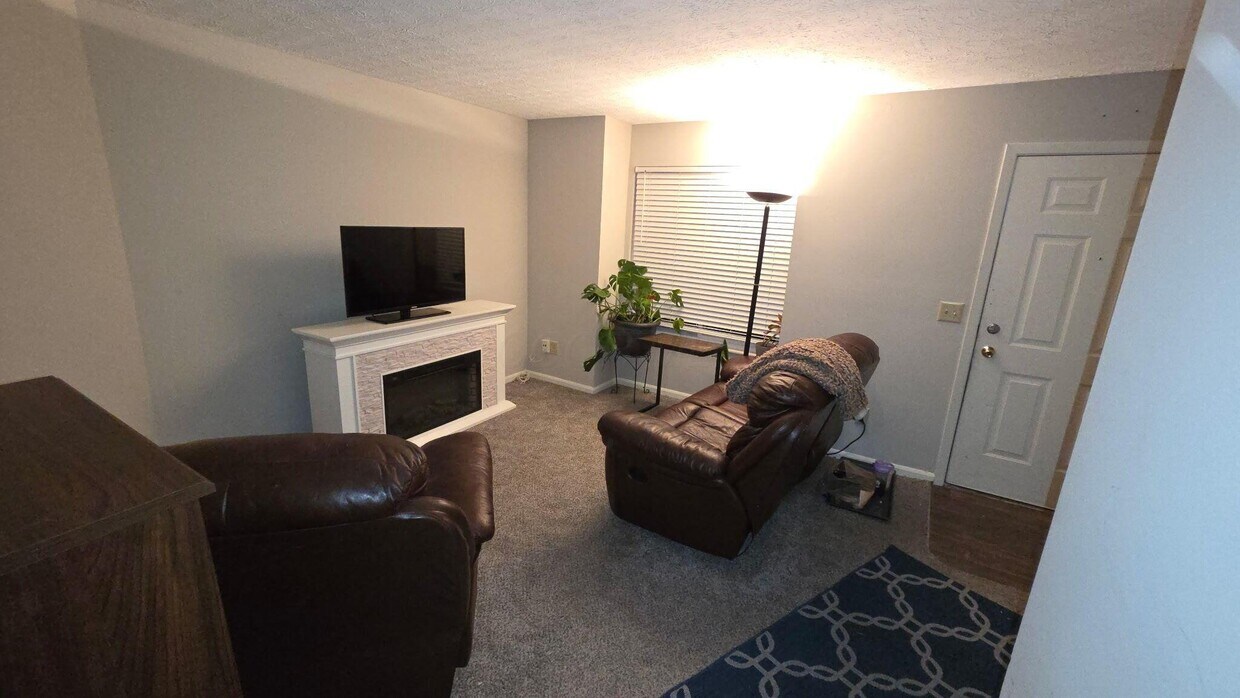 Building Photo - 5388 Flintstone Dr