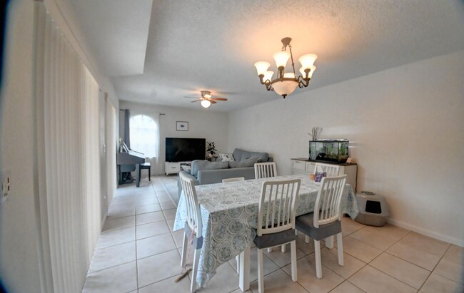 Foto del edificio - 8248 Severn Dr