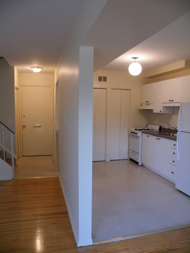 Building Photo - Meadowbrook