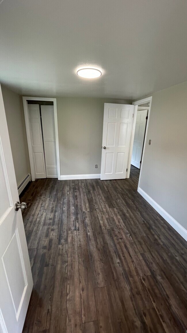 Bedroom 2 - 174 1/2 Lakeview Ave