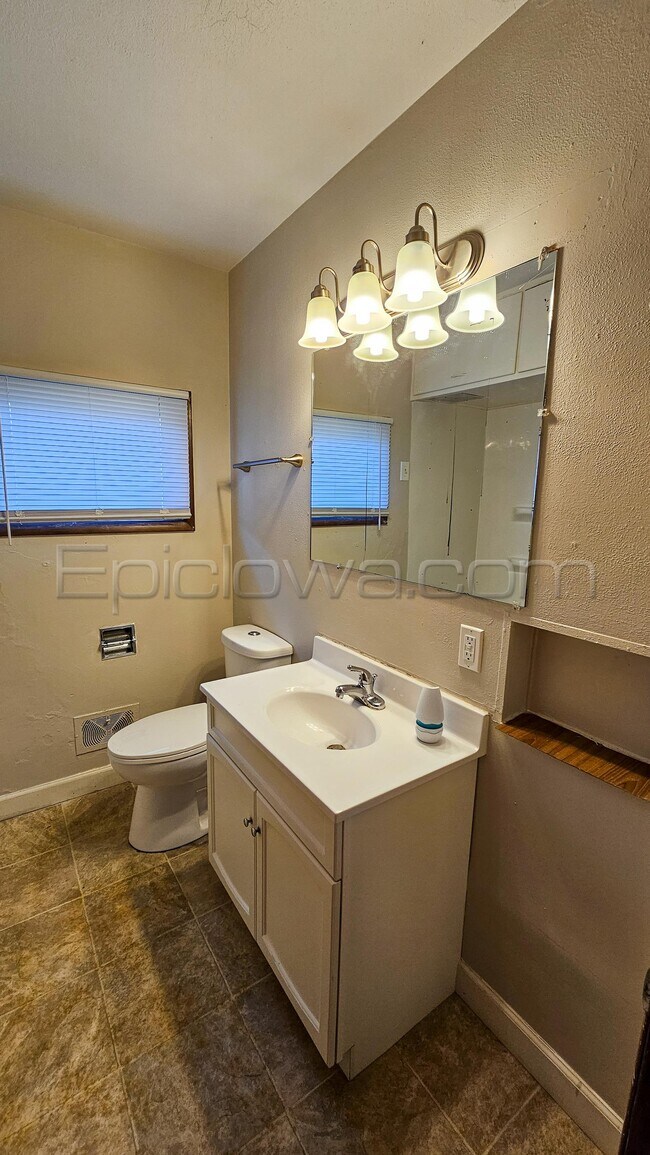 Foto del edificio - 1130 Longview Dr